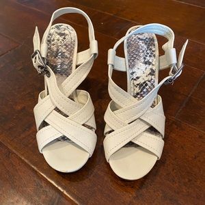 Like new Gianni Bini chunky heels